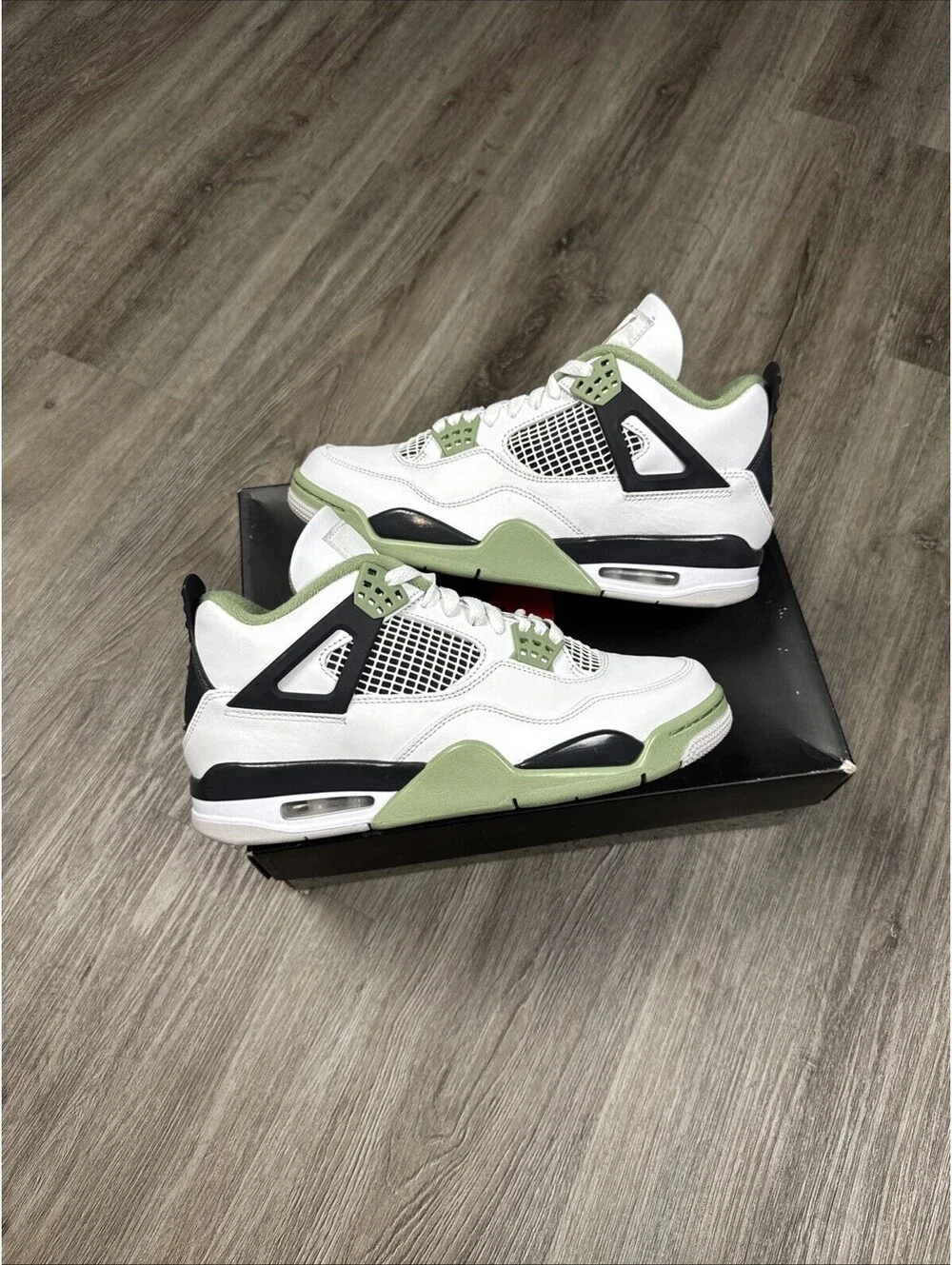 Size 10W/8.5M - Jordan 4 Retro Mid Seafoam W (CLEAN!)